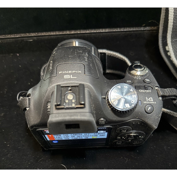 Fujifilm FinePix SL300 Digital Camera 14MP 30x Zoom w/ Accessories & SD Card - Picture 3 of 16